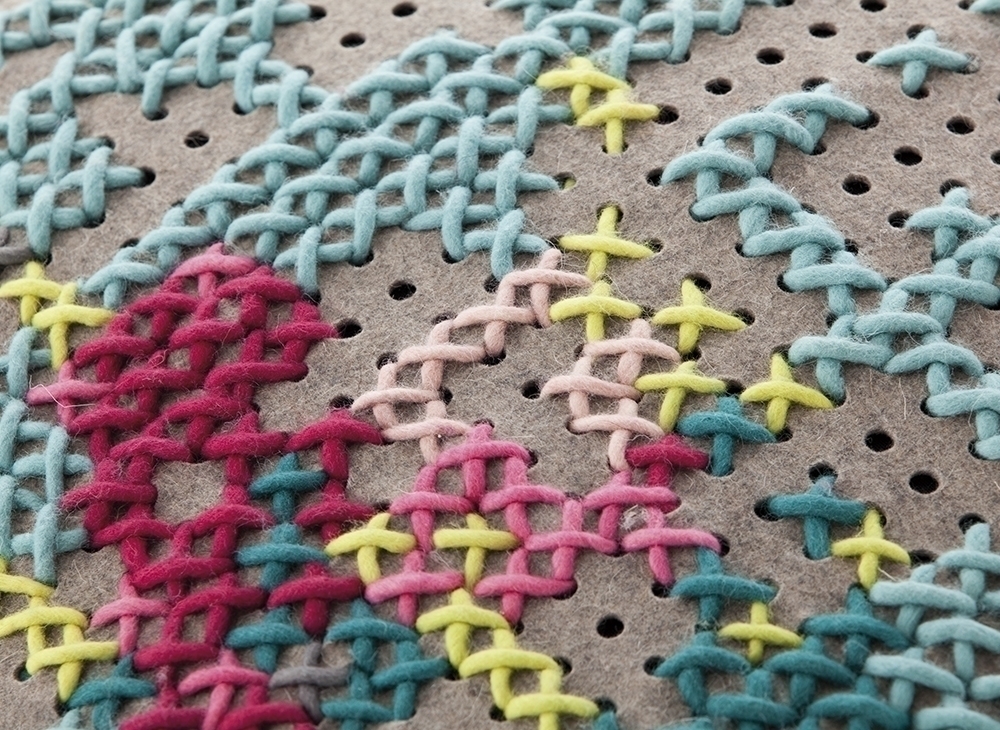 100096 Пуф Flowers. Colour GAN Canevas