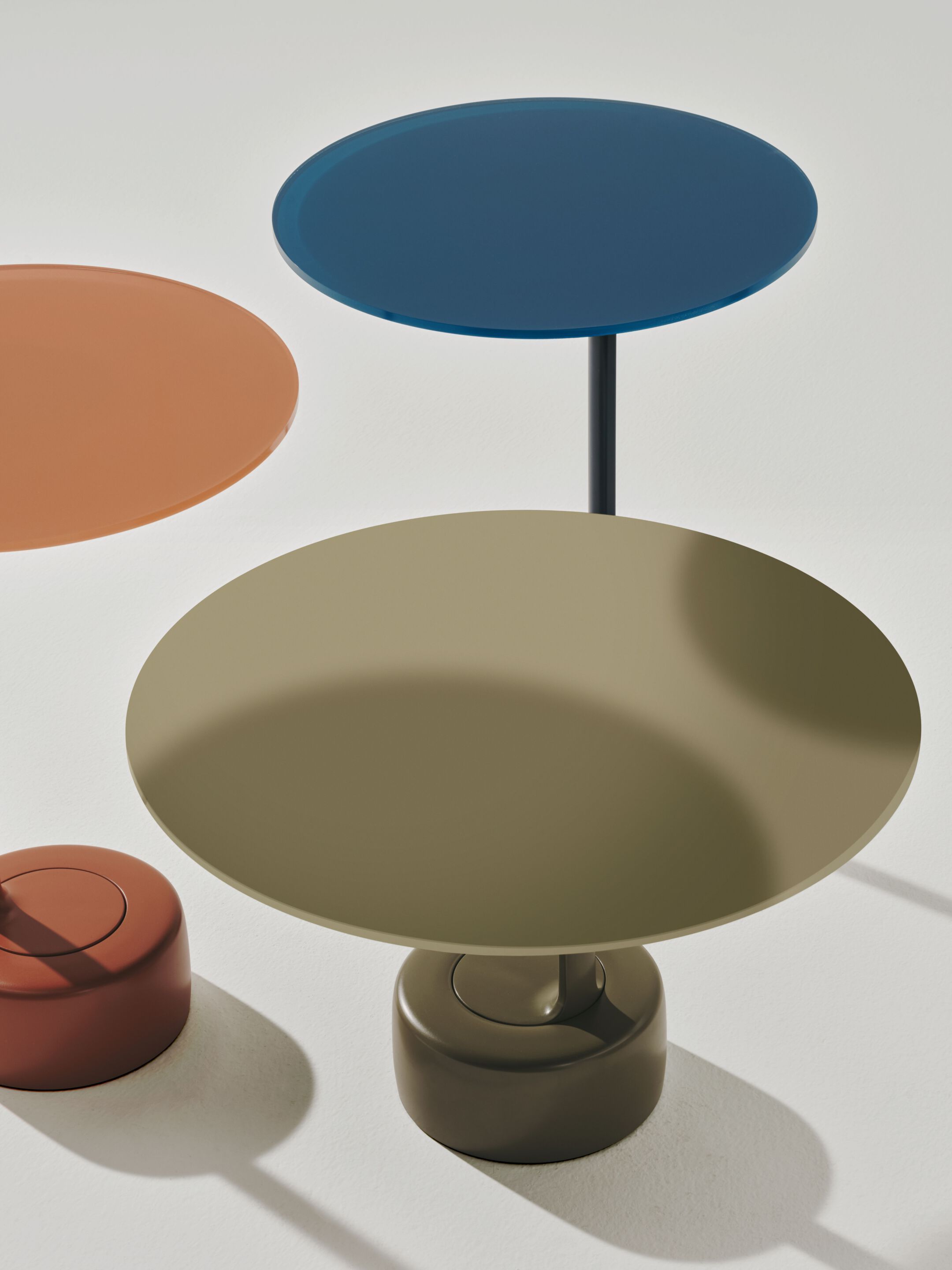 Круглый журнальный столик из закаленного стекла и металла Arper Oell ARCH-00105804 - Вид №2