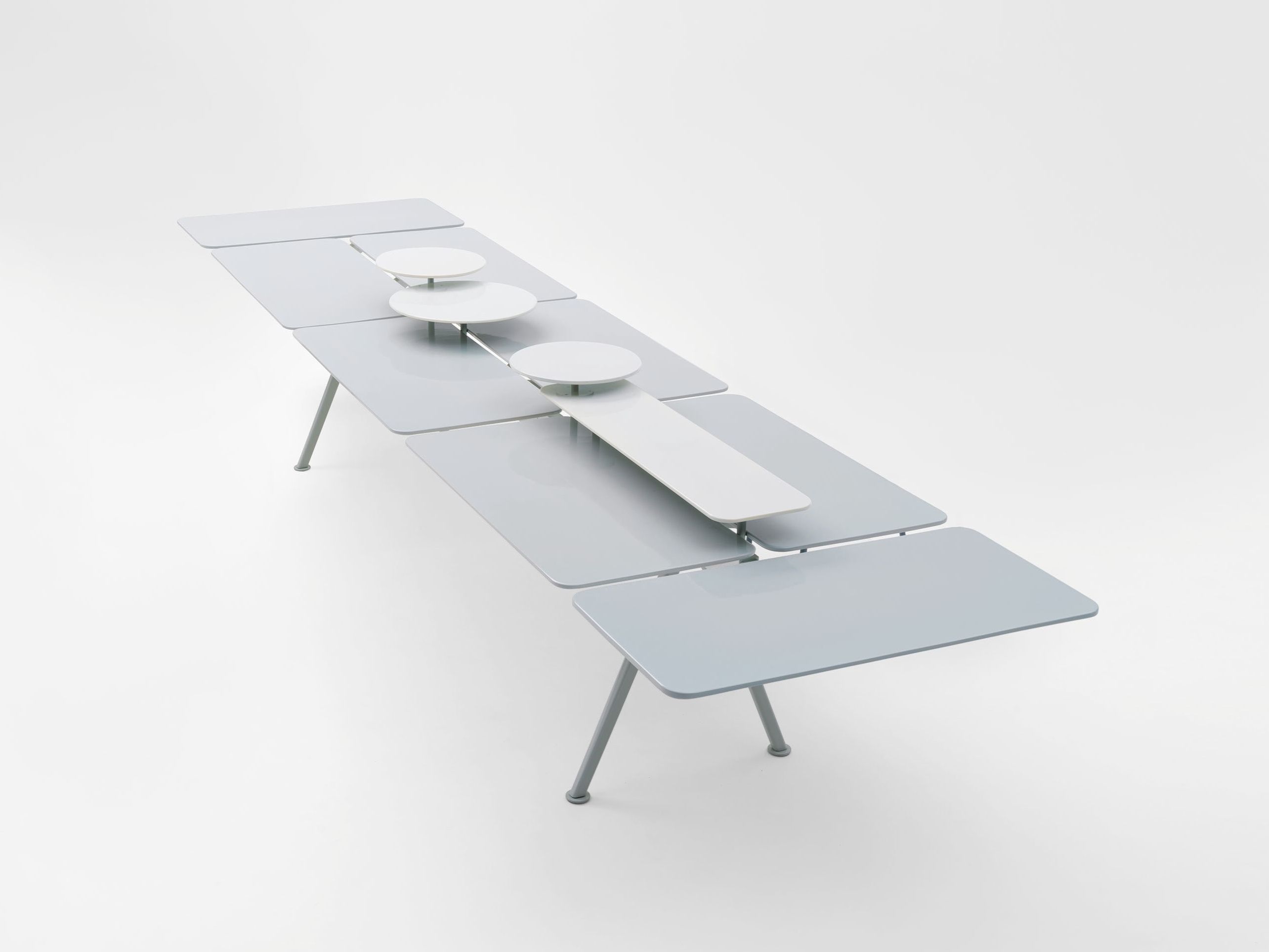 Стол из глазурованной керамогранита Paola Lenti ALTOPIANO ARCH-00056232