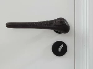 NJ Interiors Ручка венге с накладкой Sculture funzionali Lib.lw