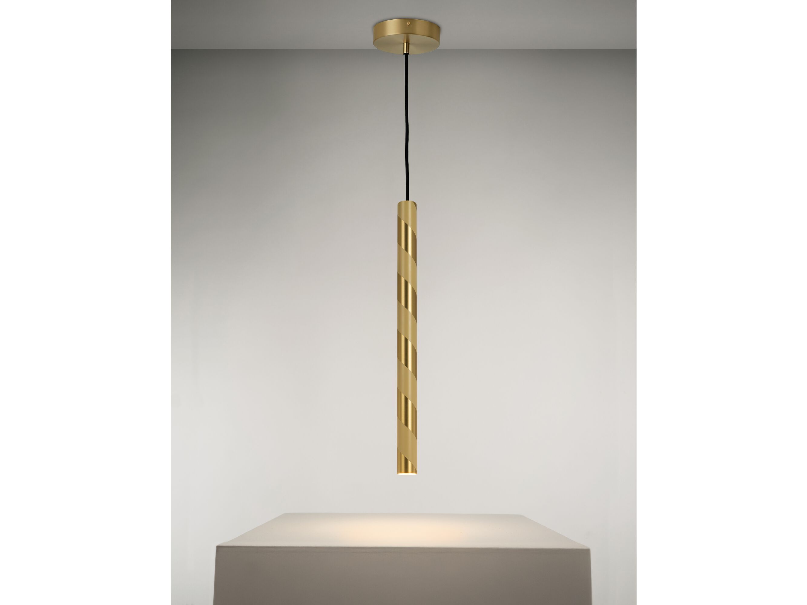 Латунный светодиодный подвесной светильник CVL Luminaires Candy ARCH-00125012 - Вид №6