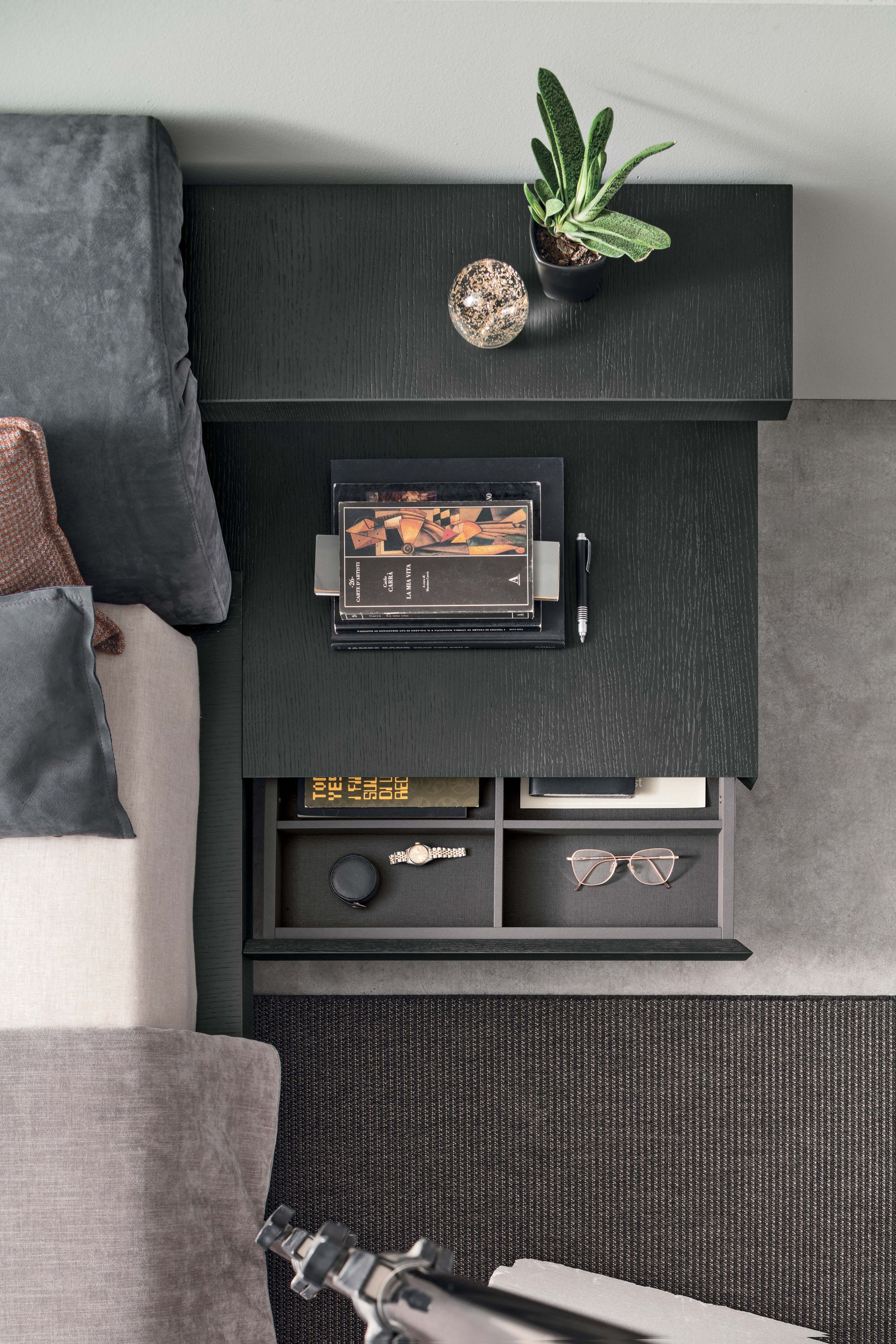 Дубовая кровать со встроенными тумбочками TOMASELLA Morfeo ARCH-00061212