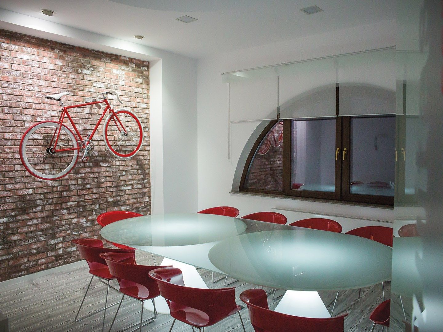 Круглый стол из полиэтилена SLIDE Ed ARCH-00141185 - Вид №6