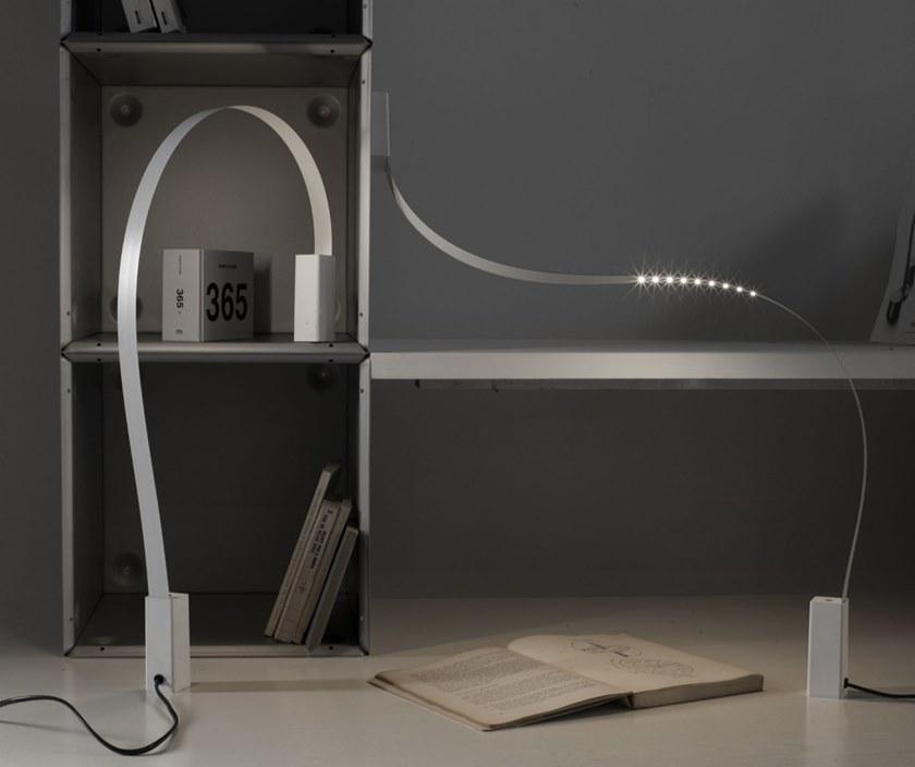 Martinelli Luce Гибкая настольная лампа из алюминия и смолы  823  - Вид №4