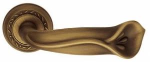 Pasini Ручка из латуни на розетке Princess 3781