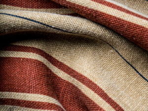 Льняная полосатая ткань