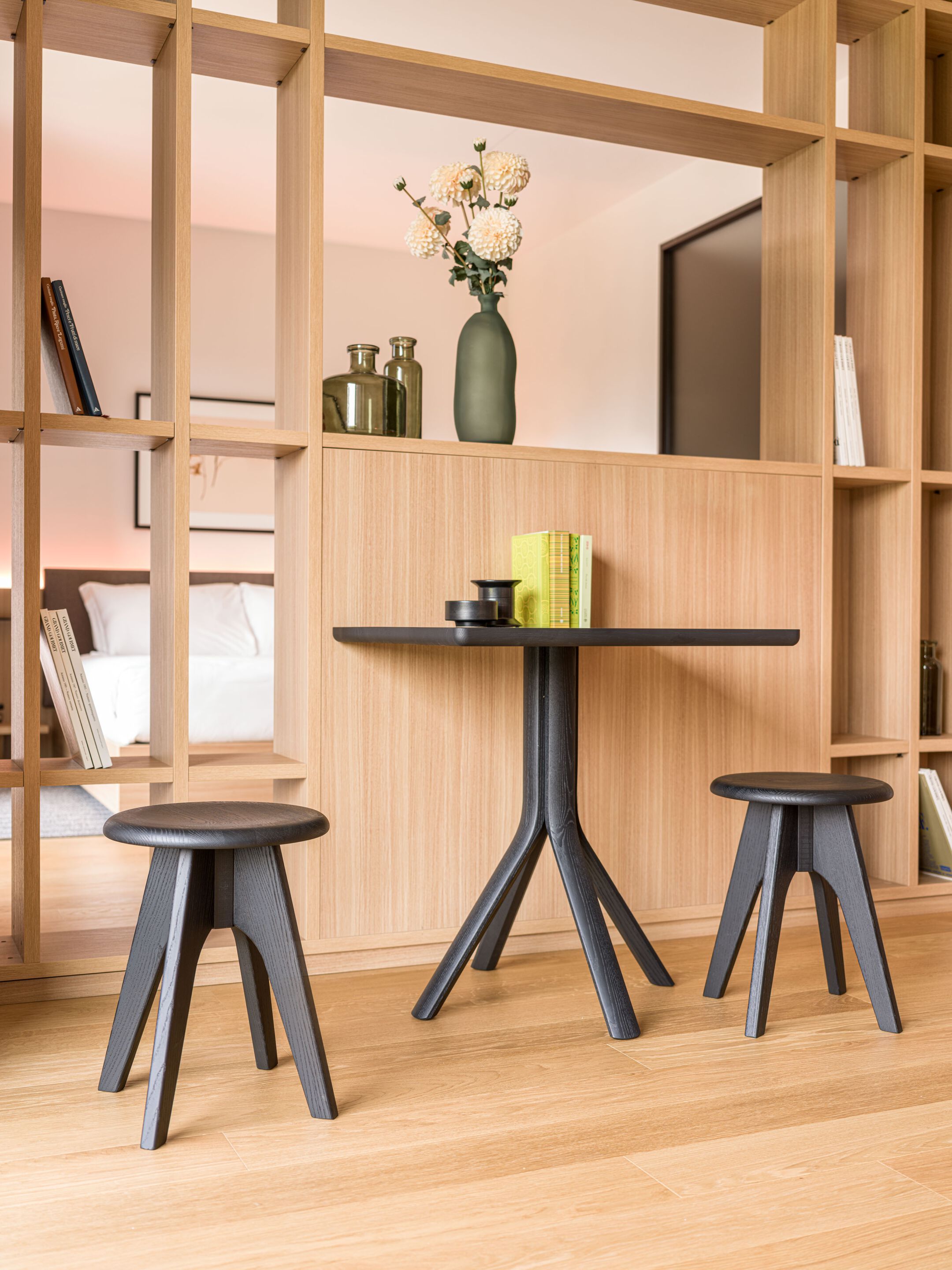 Деревянный низкий стул SIPA Tommy ARCH-00008834 - Вид №1