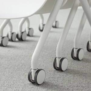 Офисное кресло с мягкой тканью с колесами