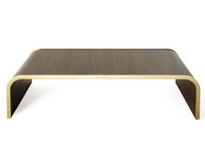 Низкий прямоугольный журнальный столик из фанеры