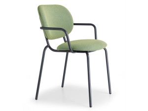 Стул из переработанной ткани с подлокотниками