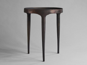 Высокий круглый чугунный журнальный столик