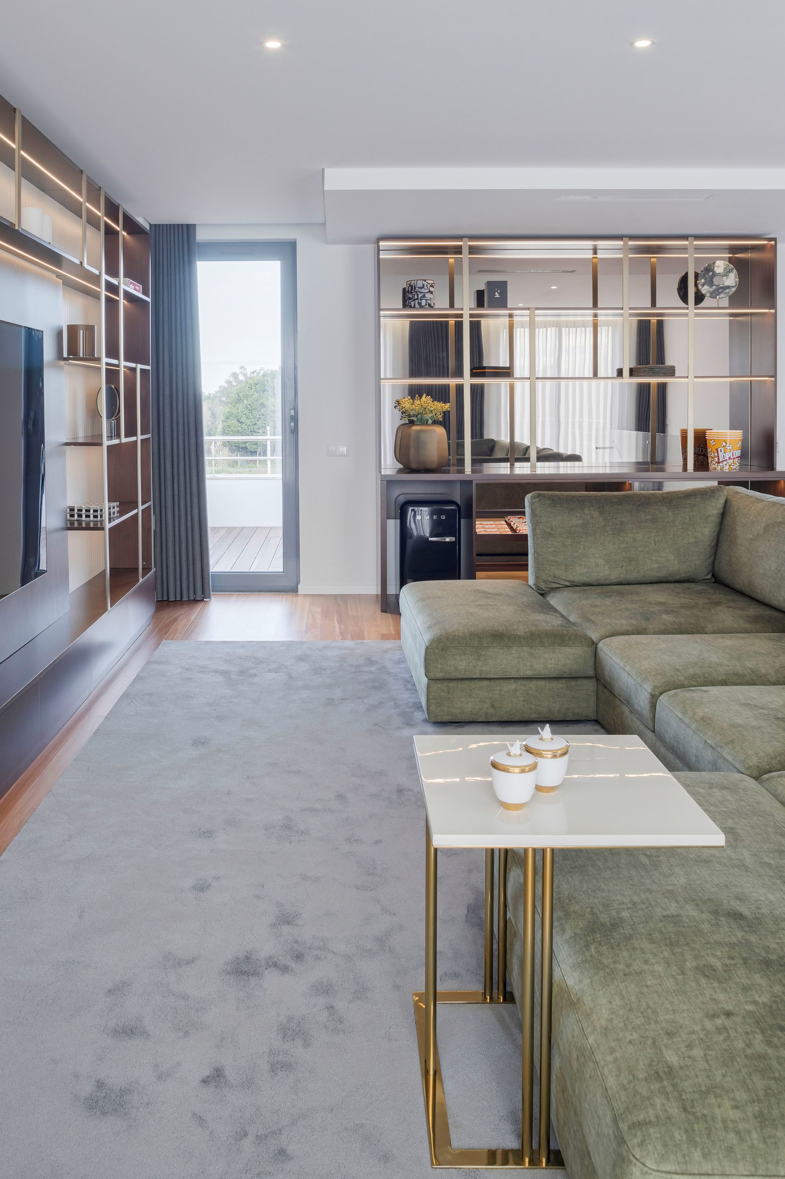 Латунный квадратный журнальный столик Stylish Club Louise ARCH-00054822 - Вид №3