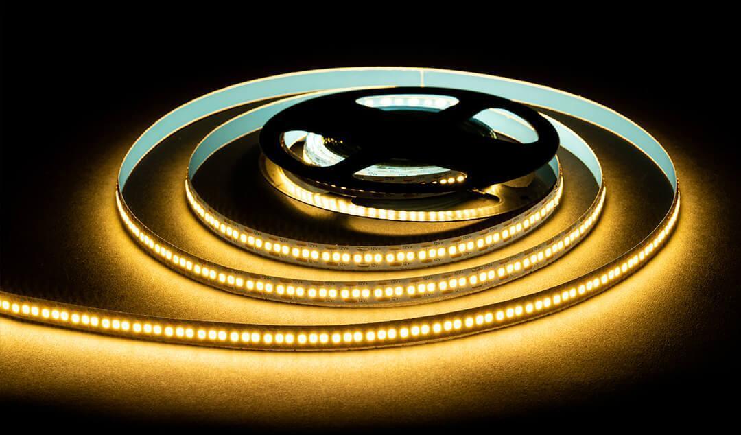 LSE-265 Светодиодная лента 19,2W/m 240LED/m 2835SMD теплый белый 5M OGM