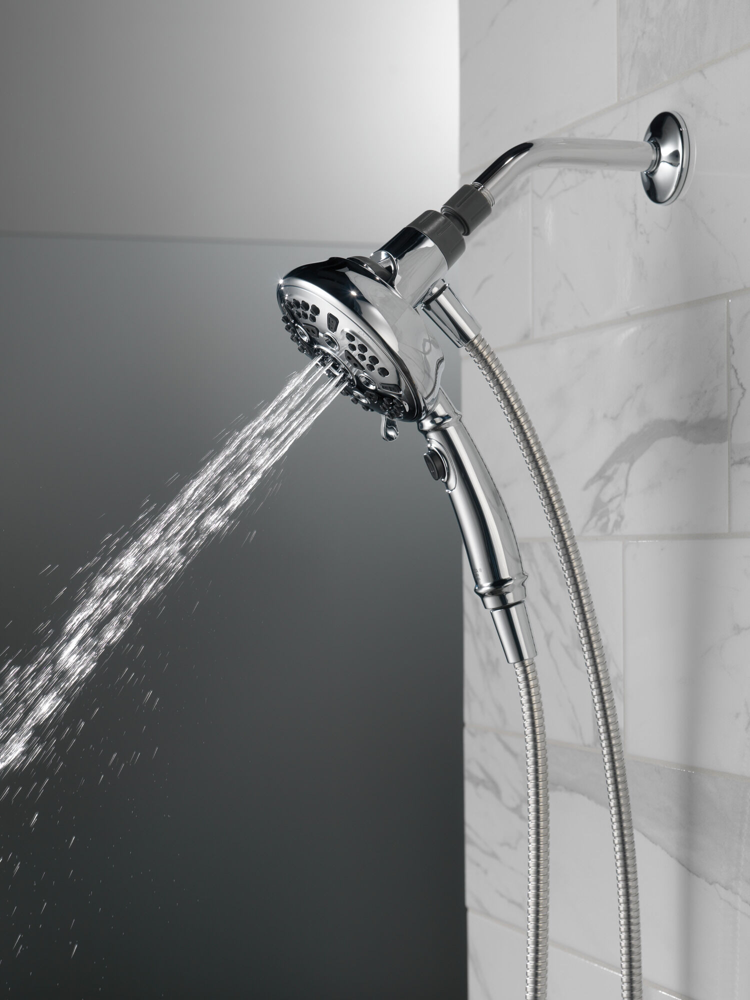 75506 Ручной душ SureDock ™ с 7 настройками Delta Faucet DELTA Хром - Вид №12