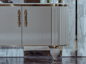 Шкаф с распашными дверями