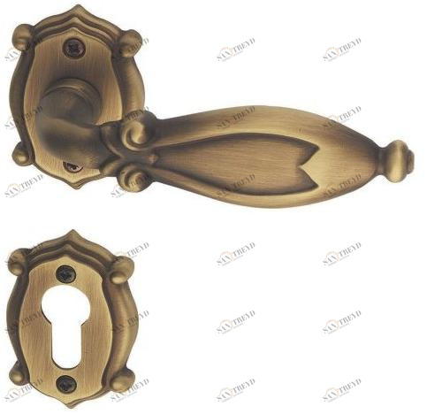 Pasini Ручка из латуни на розетке с замком Cleopatra 3361