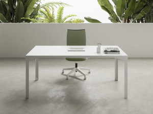 Секционный стол из меламина и листового металла