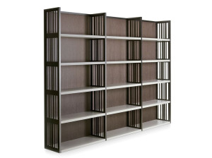 Деревянный отдельно стоящий книжный шкаф