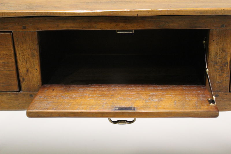 0043-02 Низкий сервер с коническими ножками ijlbrown  - Вид №4