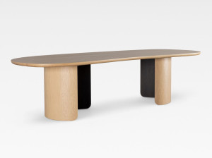 Овальный дубовый обеденный стол