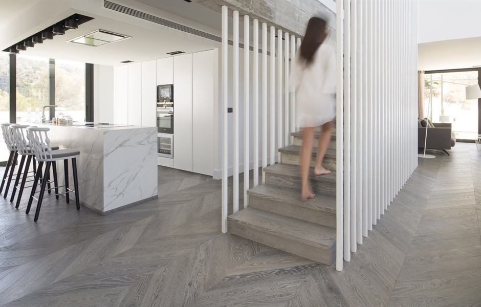 044395 Барный стул Andreu World Nub - Вид №2