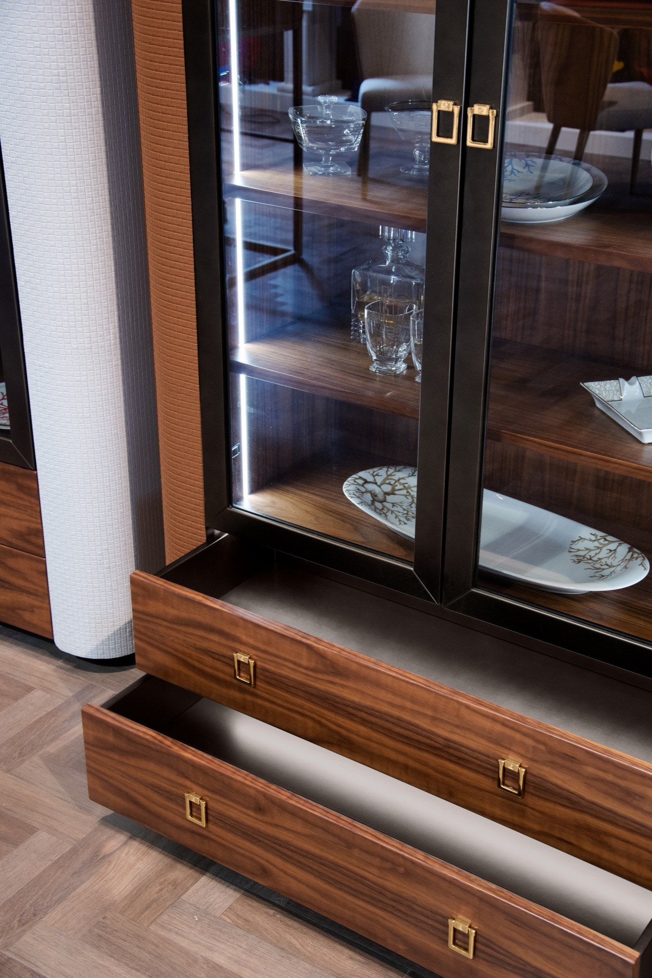 Витрина из дерева и стекла Formitalia Downtown ARCH-00010299 - Вид №2