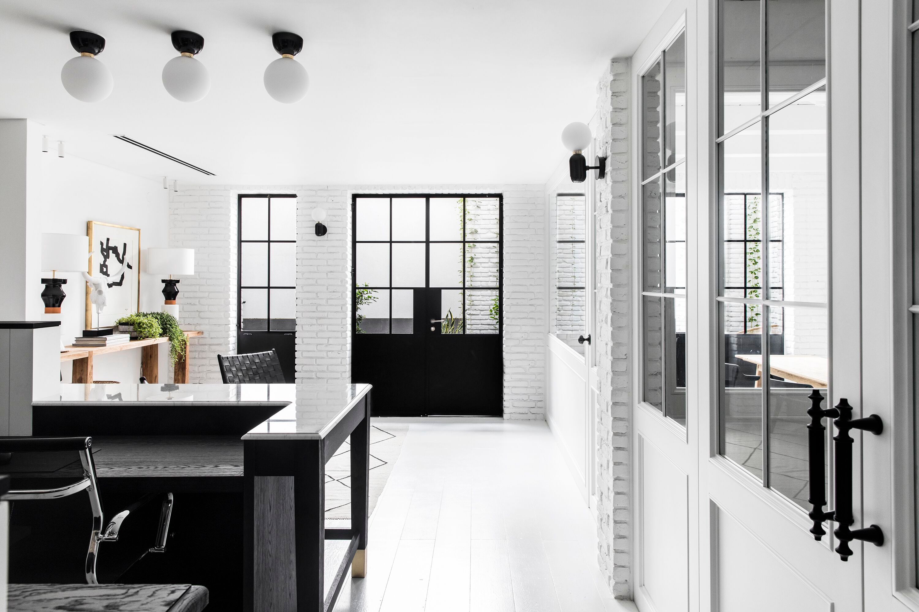 Керамическая и опаловая стеклянная настенная лампа PARACHILNA Aballs ARCH-00125239 - Вид №2