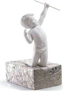 10669192 LLADRO Фигурка Lladro "Играющий" 22х15см Фарфор