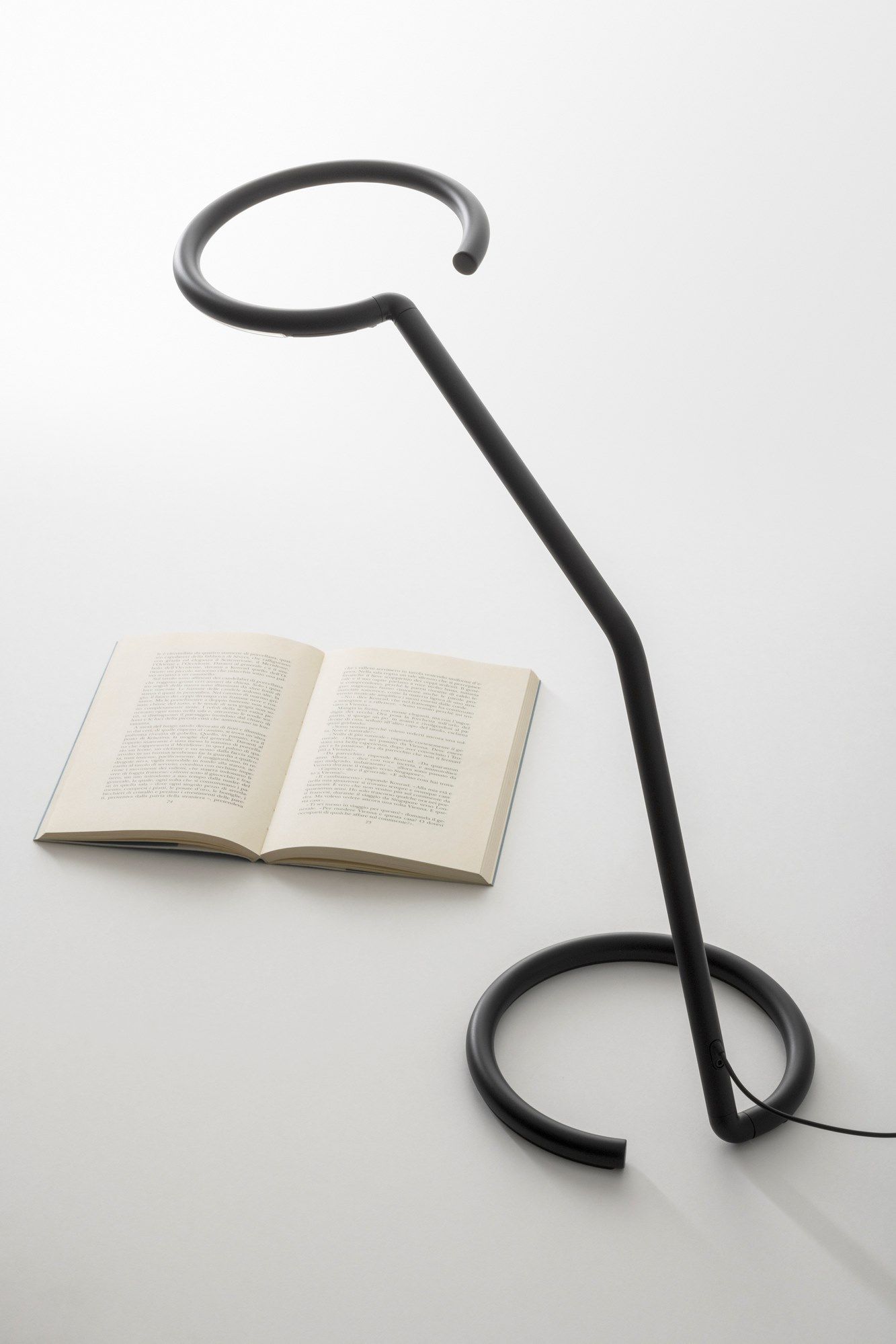 Регулируемая металлическая настольная лампа Artemide Vine Light ARCH-00085435 - Вид №12