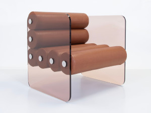 Кресло с подлокотниками