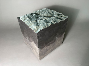 Табурет с бархатной подкладкой