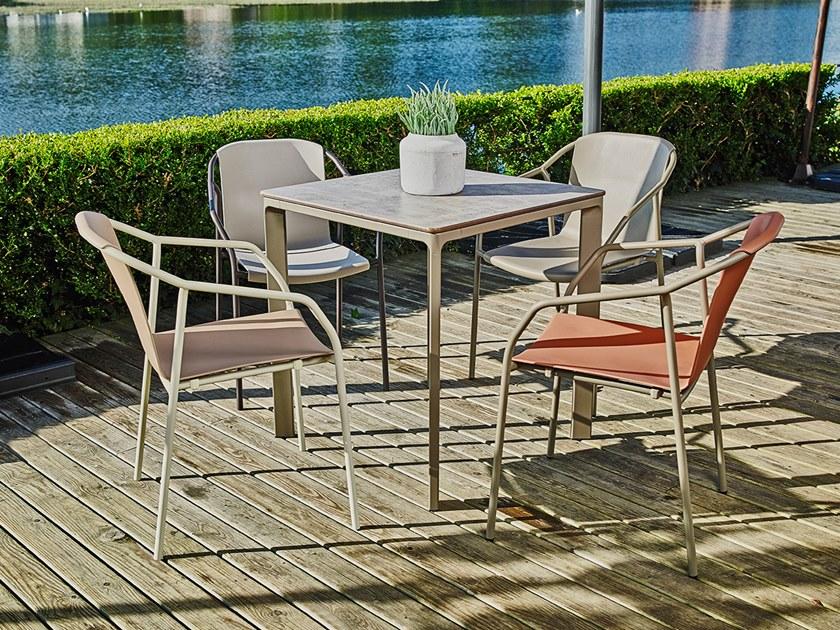 Ezpeleta Квадратный садовый стол из алюминия и hpl  Mhk-meec  - Вид №1