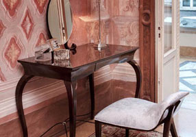 Gentry Home Туалетный столик Melrose из массива красного дерева  Гавана - черный монохромный - флорентийское серебро GH100153  - Вид №1