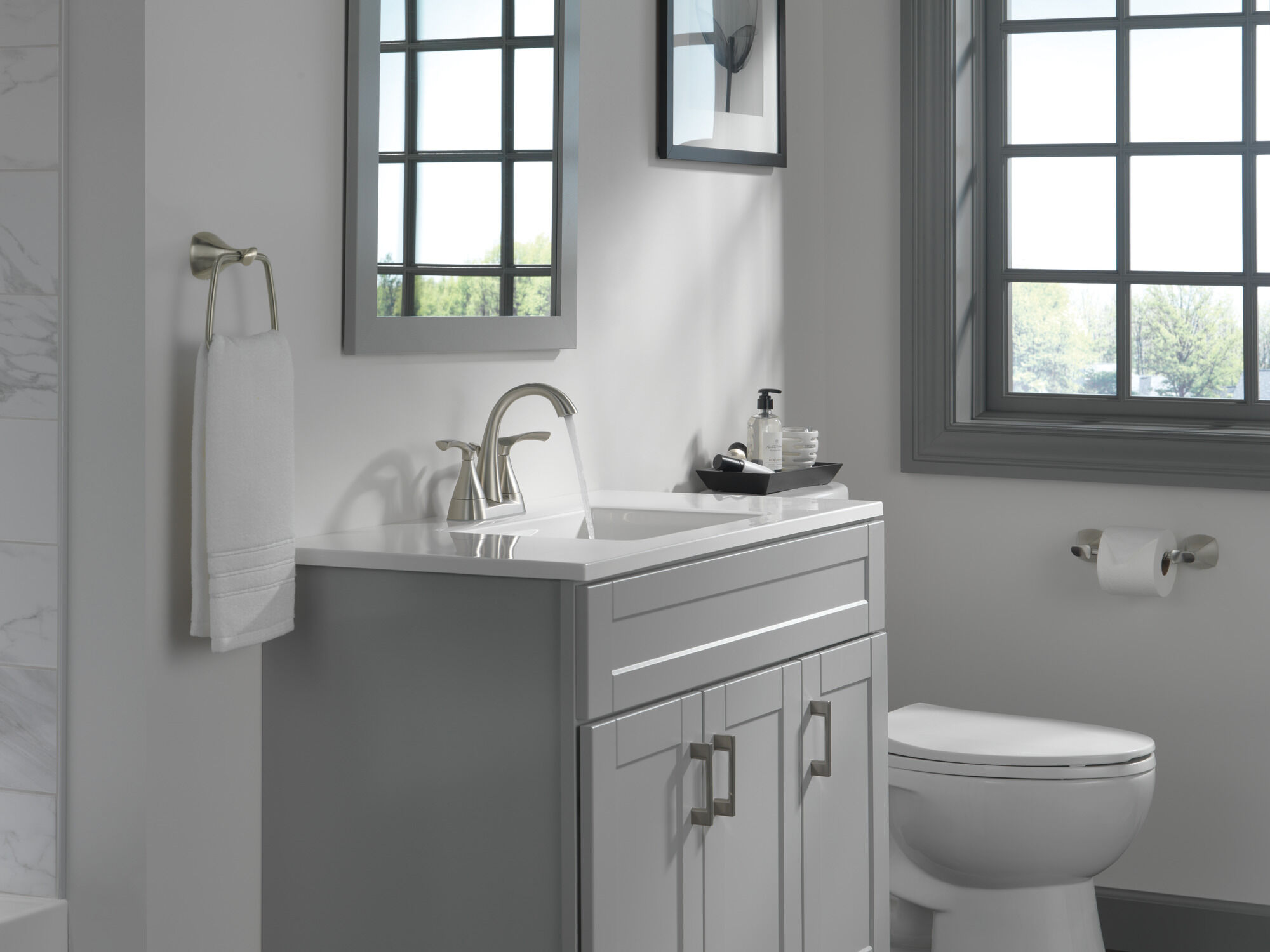 25748LF-SP Смеситель для унитаза с двумя ручками Delta Faucet Sandover Матовый никель Spotshield  - Вид №3