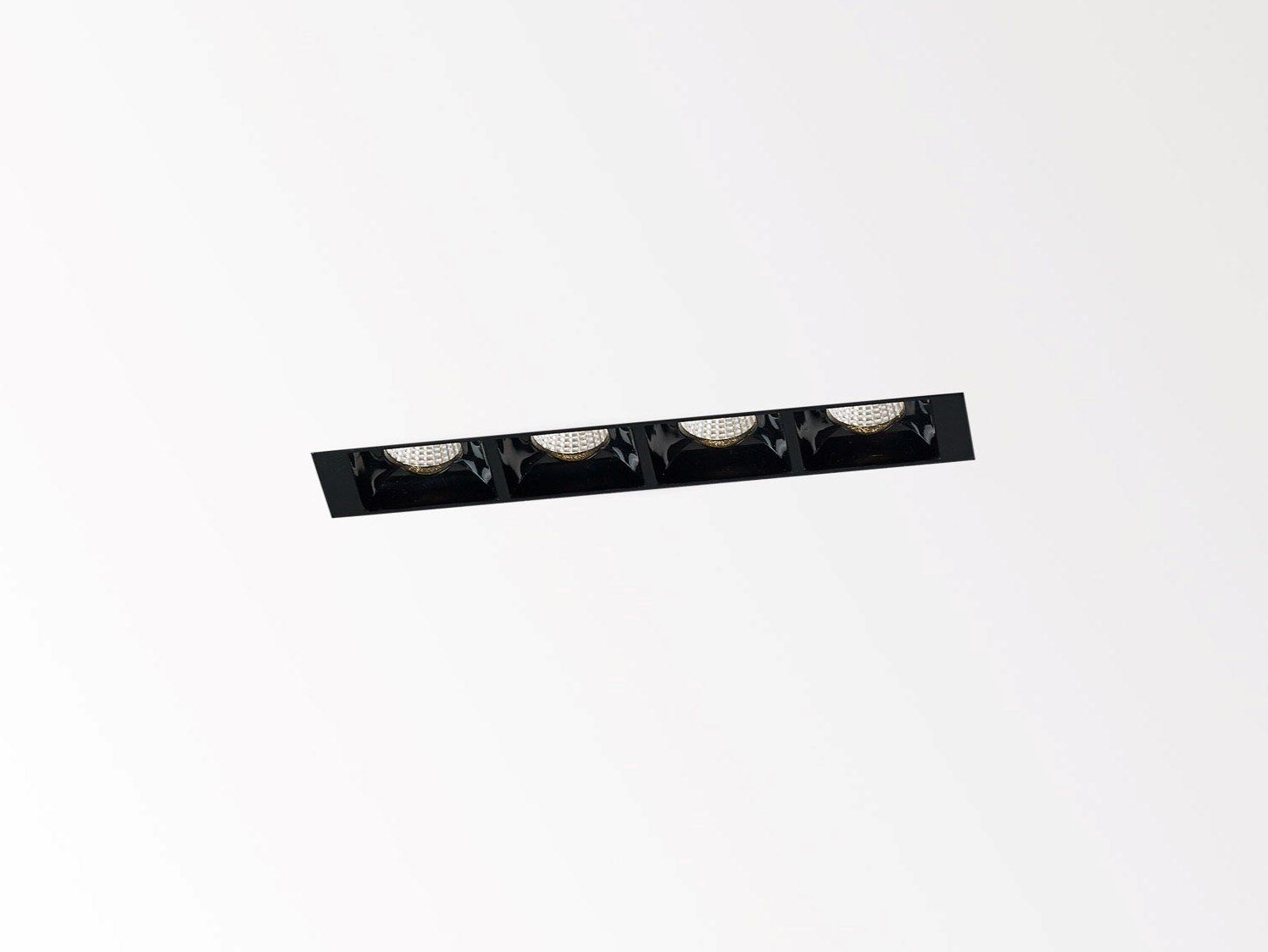 Несколько светодиодных утопленных прожекторов Deltalight DOT.COM TRIMLESS ARCH-00112549