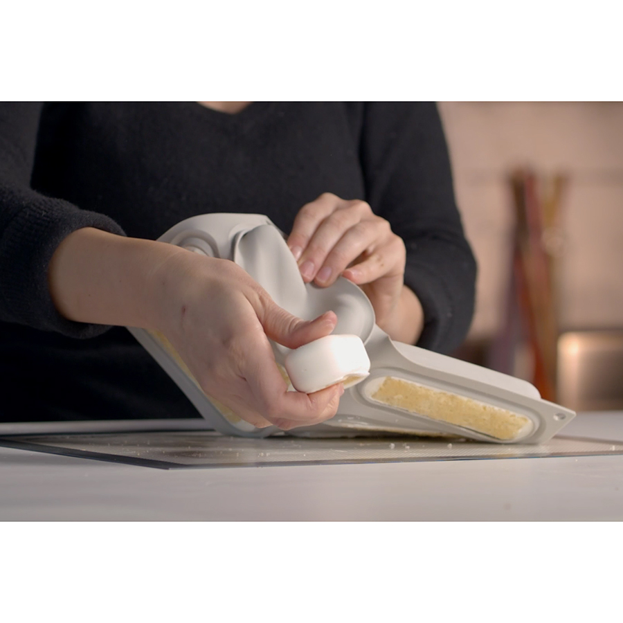 25.284.13.0065 Набор из 2 силиконовых форм для приготовления эклеров chic eclair Silikomart  - Вид №1