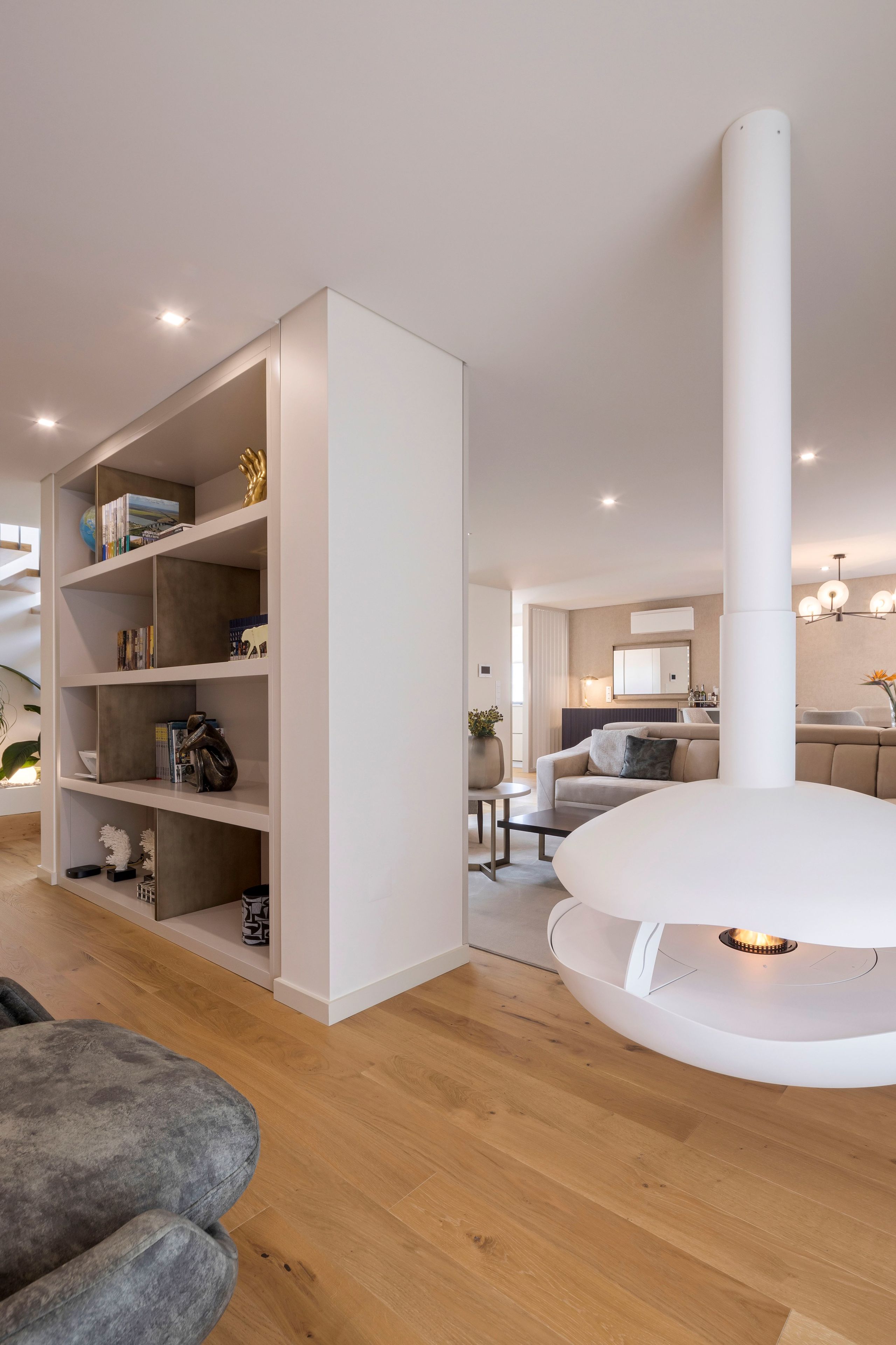 Деревянный книжный шкаф Stylish Club ARCH-00060503 - Вид №6