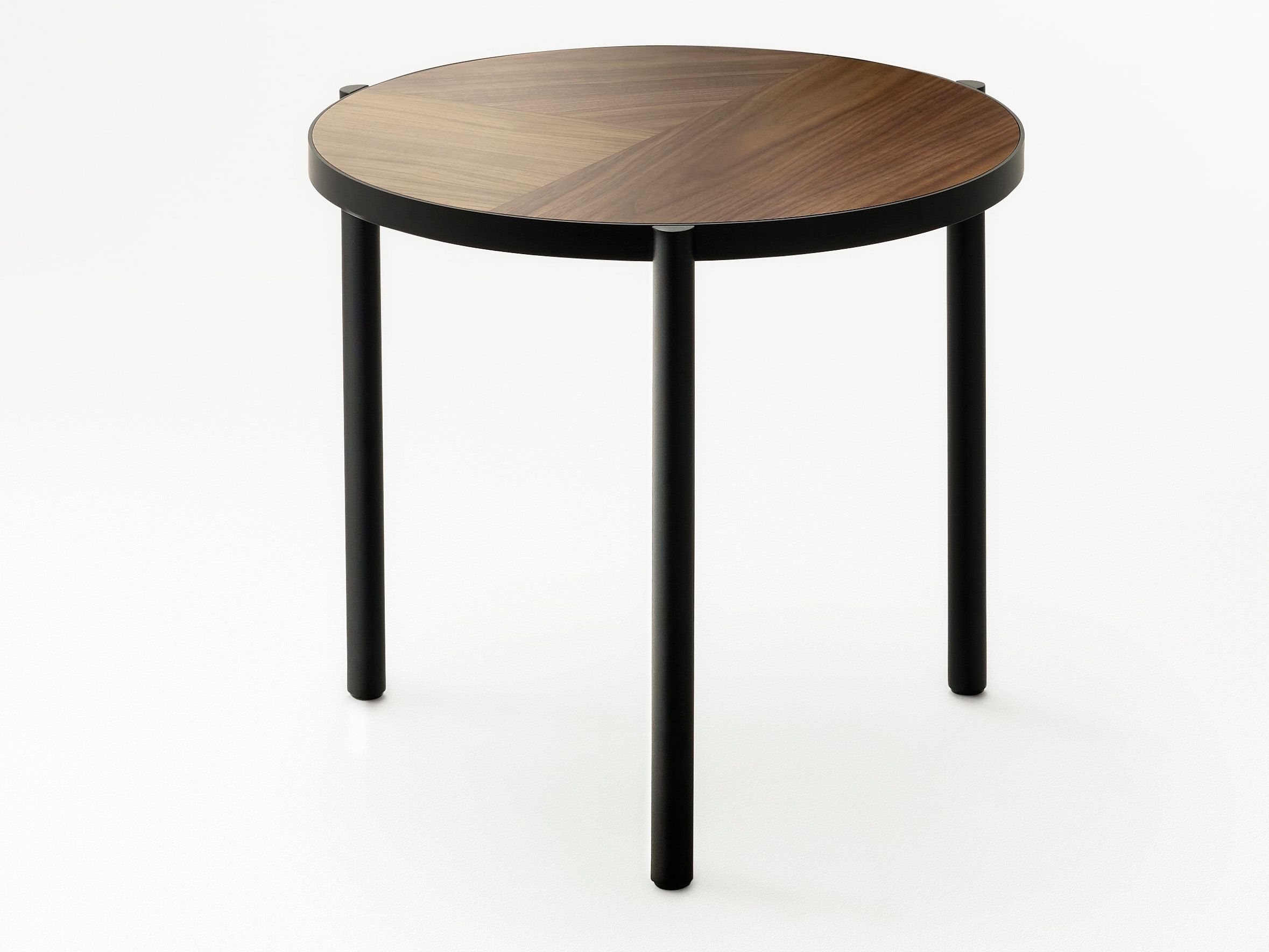 Деревянный круглый низкий журнальный столик Ross Gardam полдень ARCH-00051910 - Вид №1