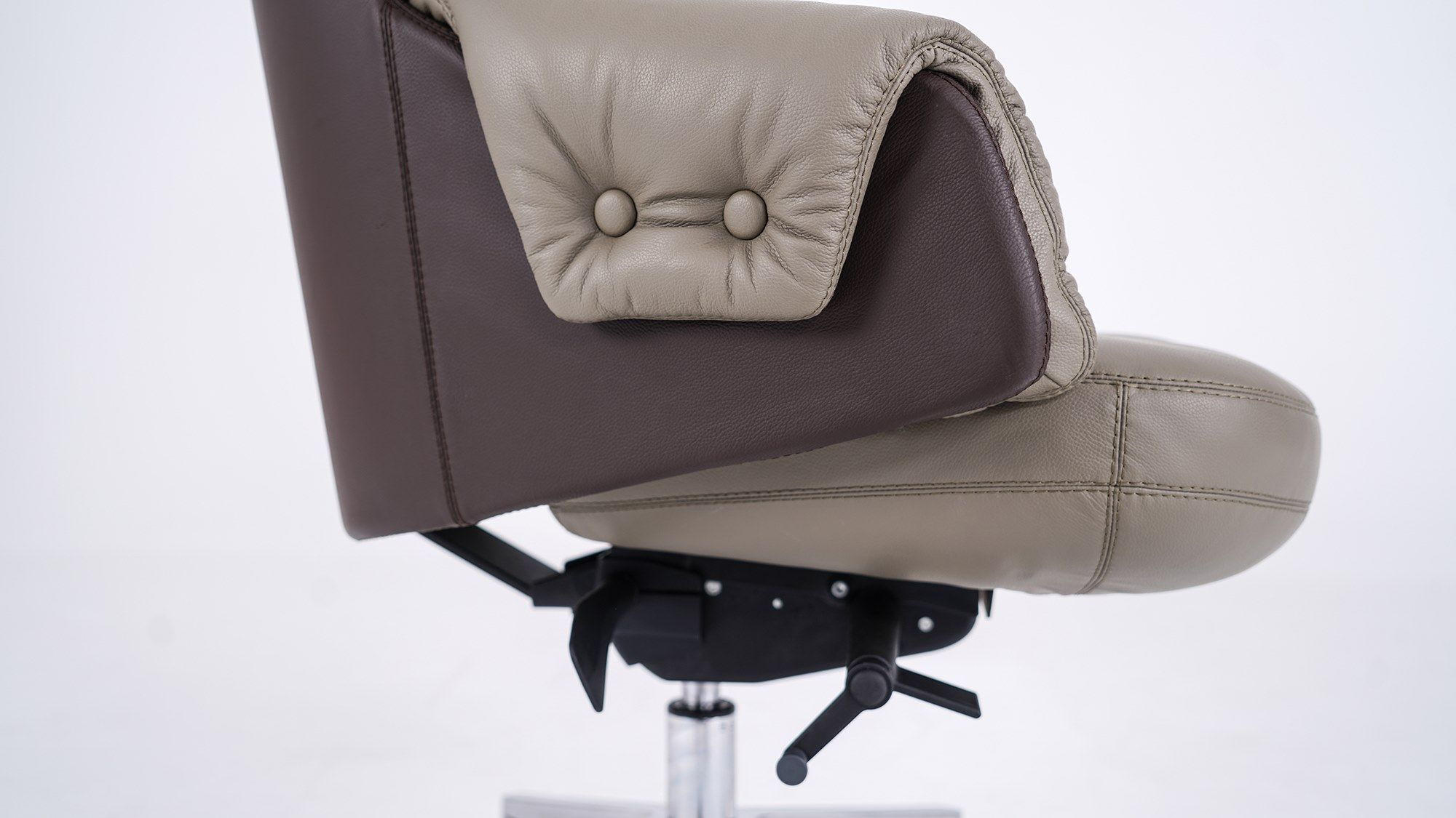 Кожаный мягкий поворотный операционный стул с подлокотниками Grado Design ARCH-00145139 - Вид №1