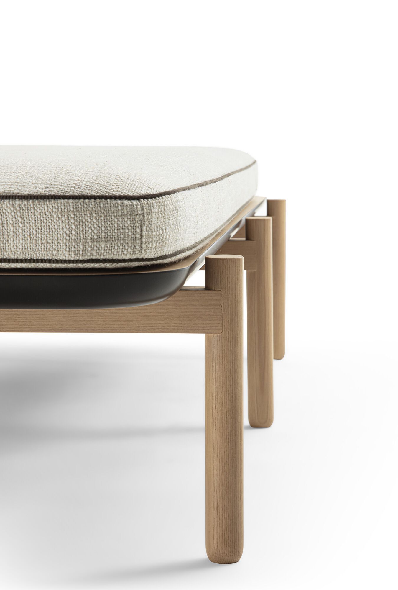 Мягкая скамейка из ткани Frigerio ARCH-00018995 - Вид №3