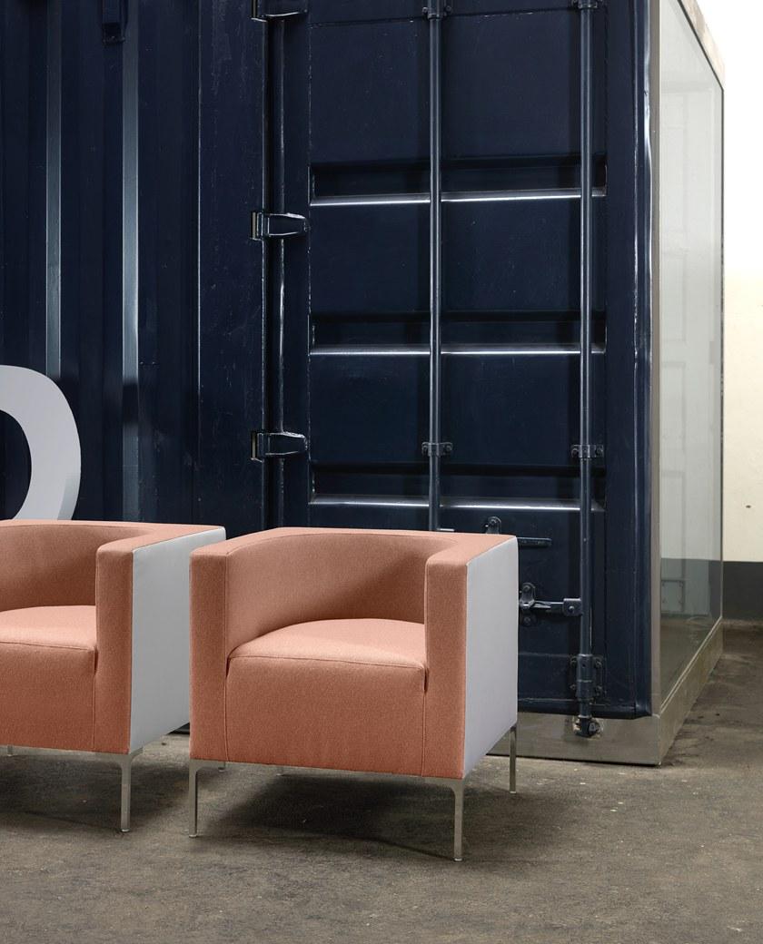 Кресло с обивкой из ткани с подлокотниками Hub Santreyd sun-id-1365684 - Вид №3