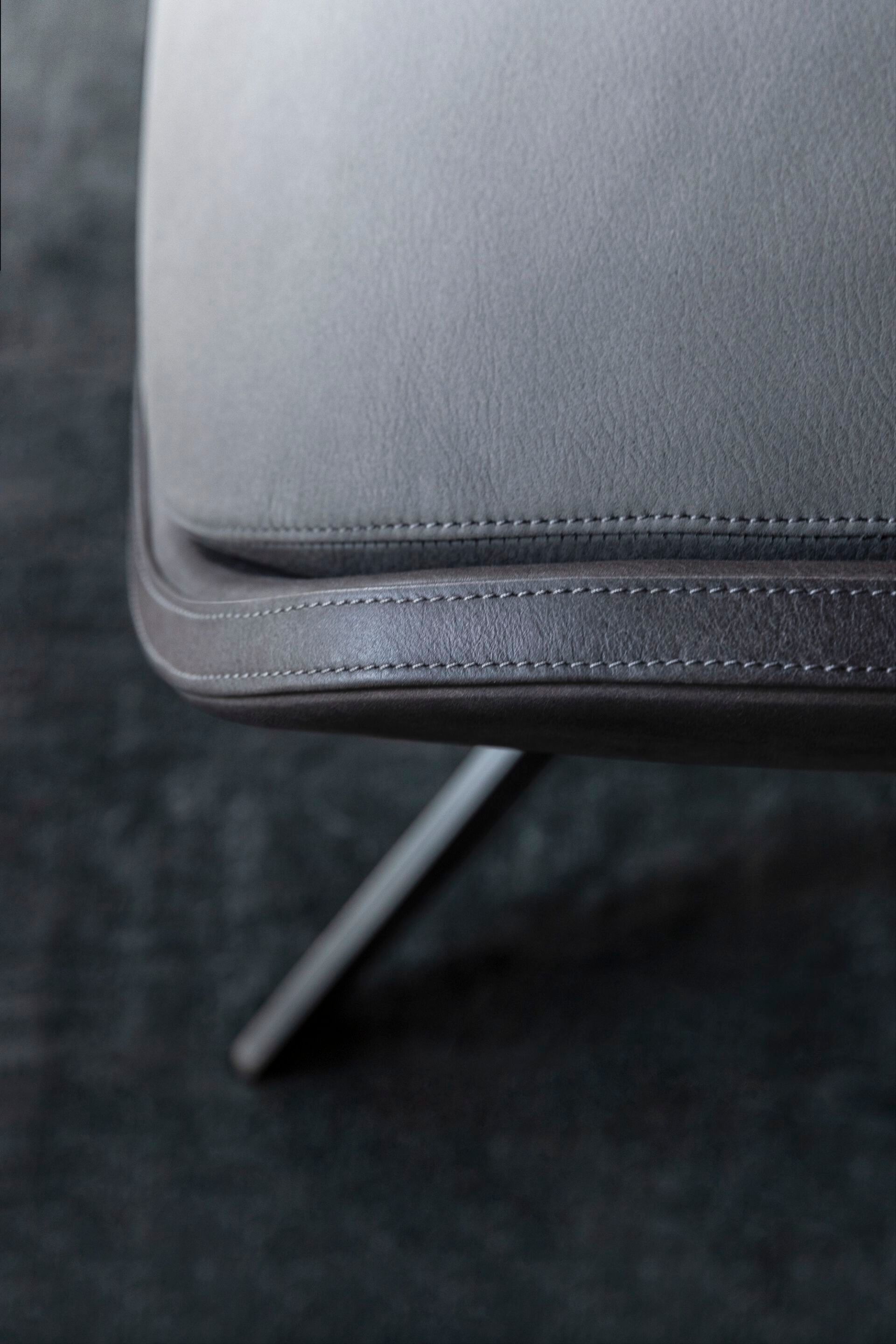 Кожаное кресло с подлокотниками OAK Metronome ARCH-00083367 - Вид №7