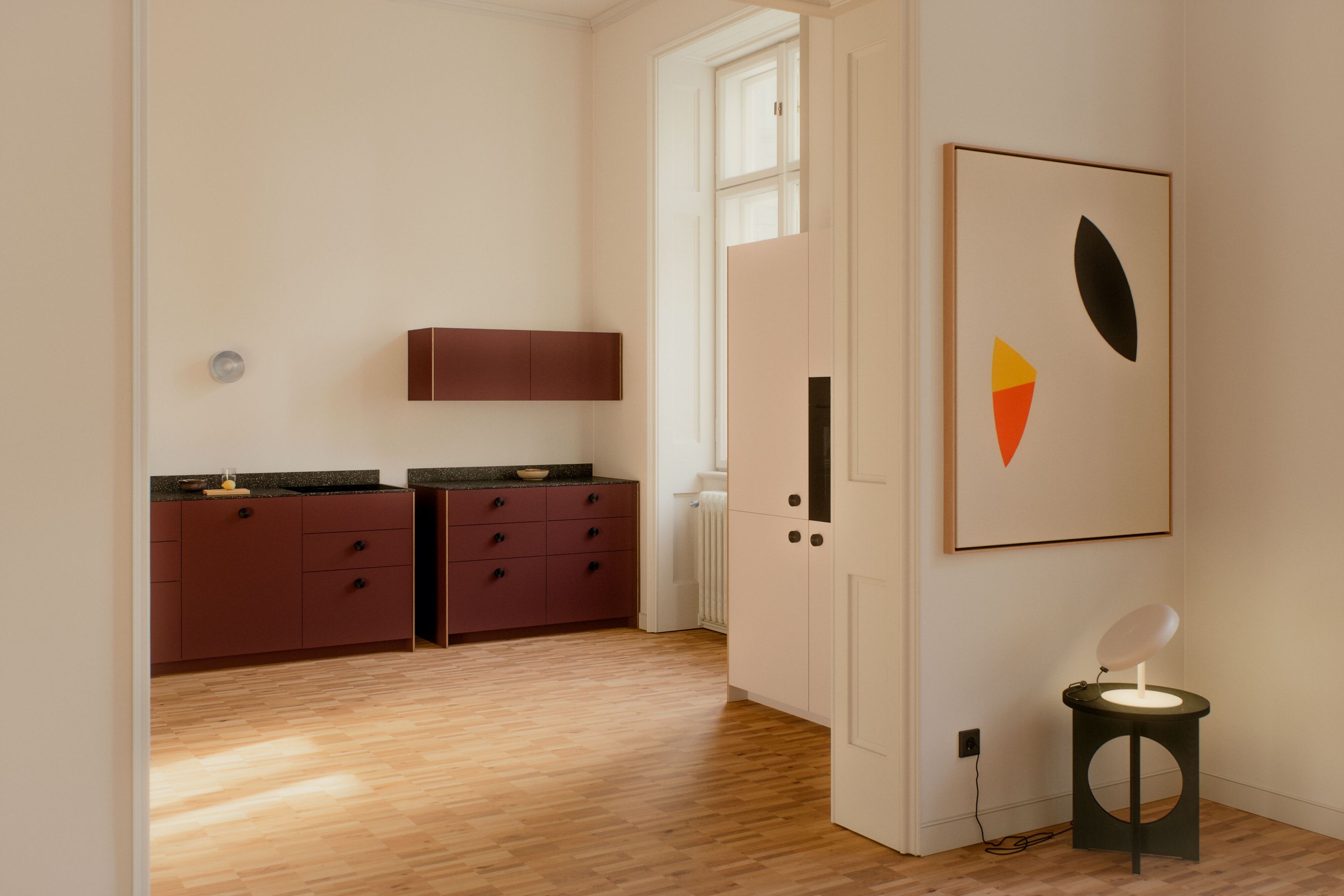 Встроенная линолеумная кухня со встроенными ручками Neuvermoebelt SMART LINE KITCHEN SYSTEMS ARCH-00150907 - Вид №1