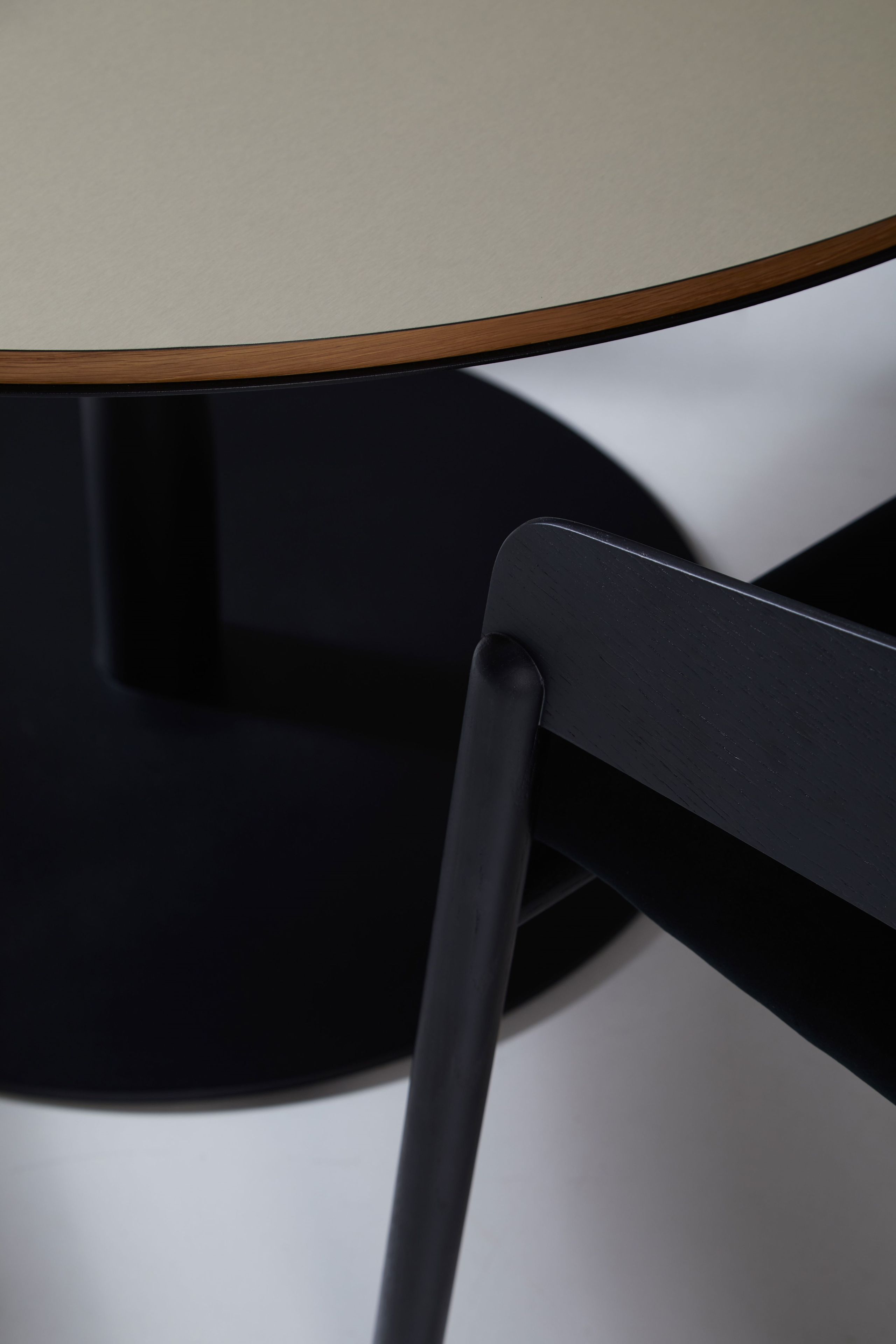 Круглый стол из стали и дерева Punt ядро ARCH-00138176 - Вид №11