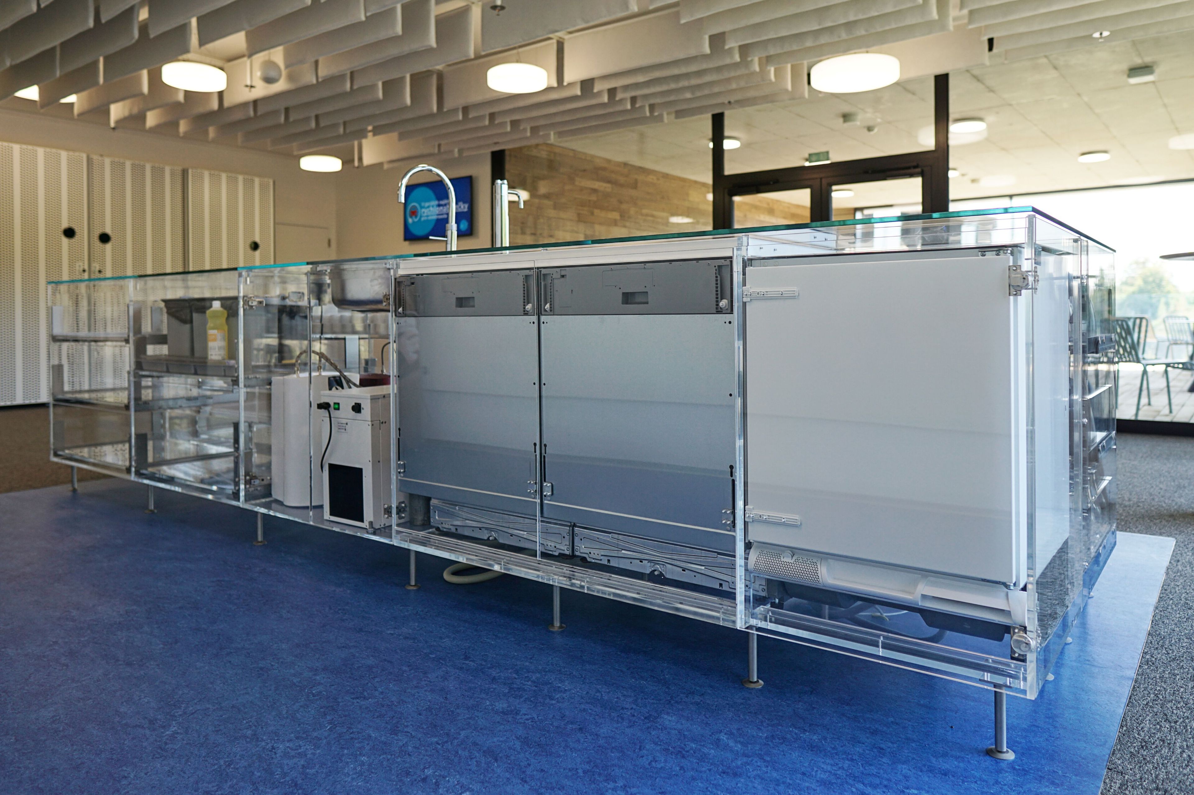 Кухня из плексигласа на заказ AMOSDESIGN CSOB KITCHEN ARCH-00043974 - Вид №1