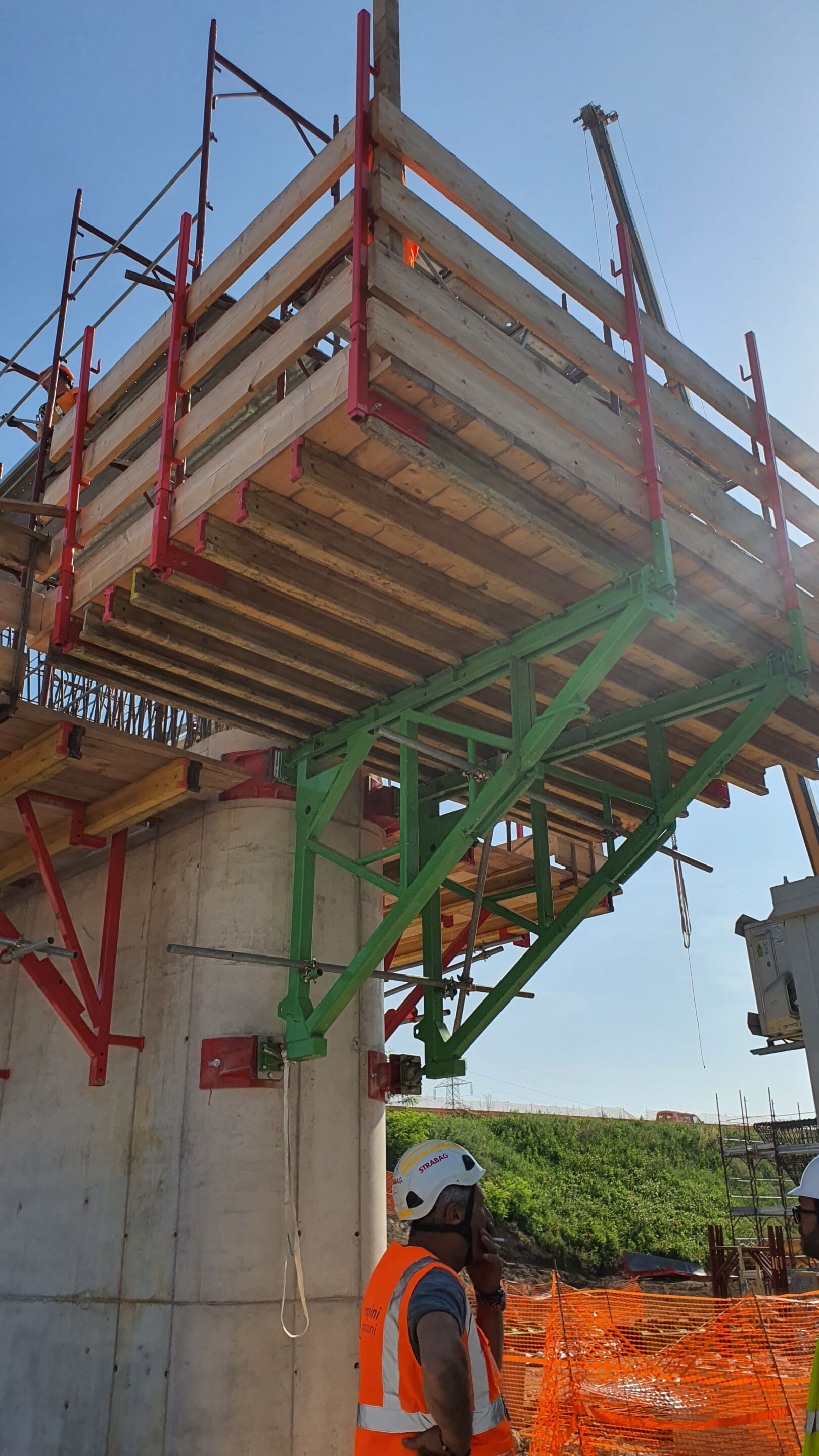 Регулируемые безудержные полки для опалубки Faresin Formwork FCB - MENSOLA RAMPANTE ARCH-00061406 - Вид №2