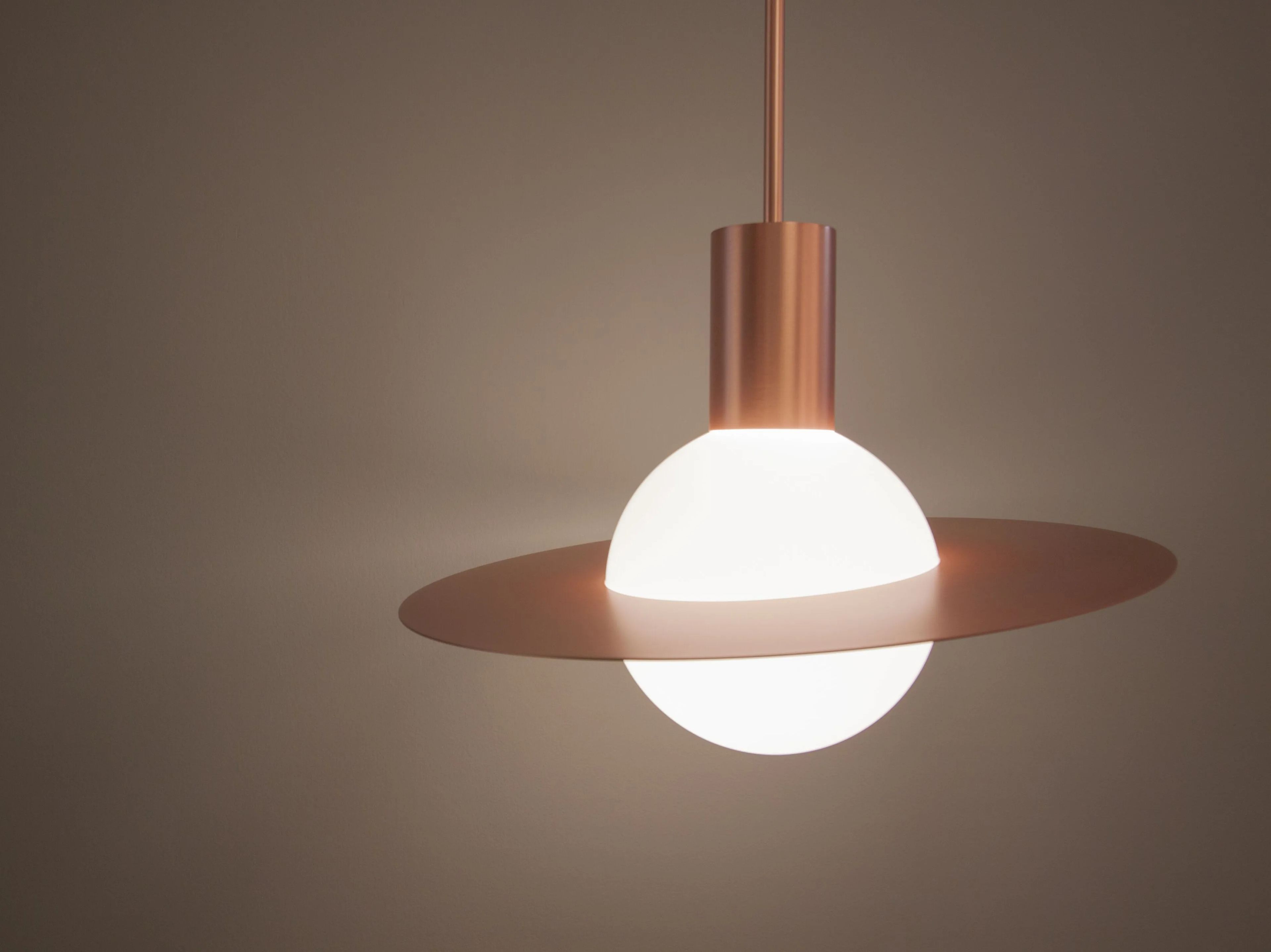 Латунный светодиодный подвесной светильник CVL Luminaires Saturne ARCH-00096412 - Вид №5