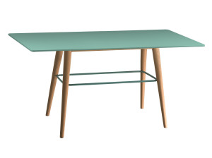 Деревянный стол