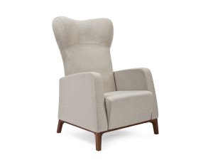 Тканевое кресло с подлокотниками