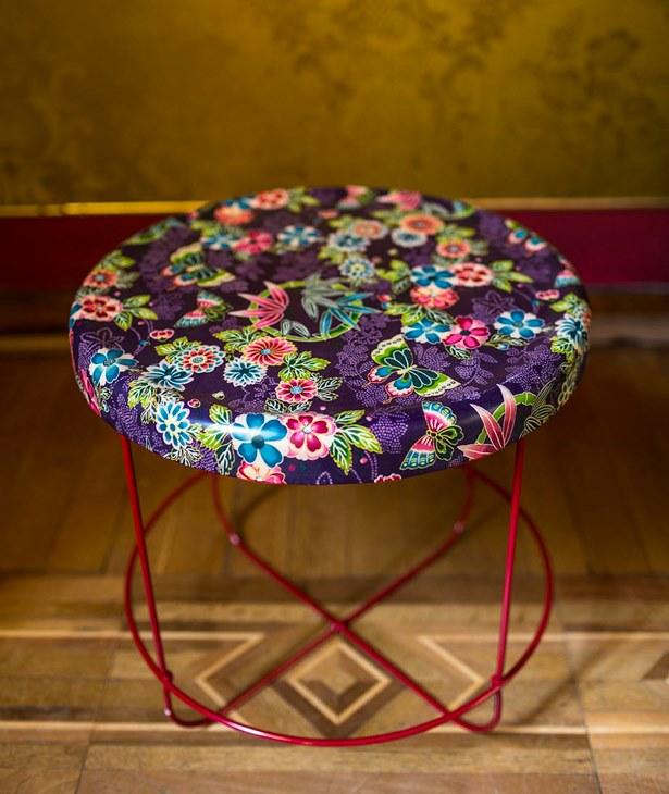 Moroso Круглый журнальный столик из полиэфирной смолы со стальным основанием sun-id-1456689 - Вид №7